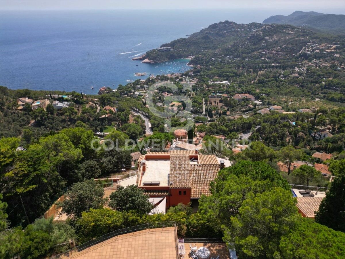 Luxury villa with panoramic sea views in Aiguablava