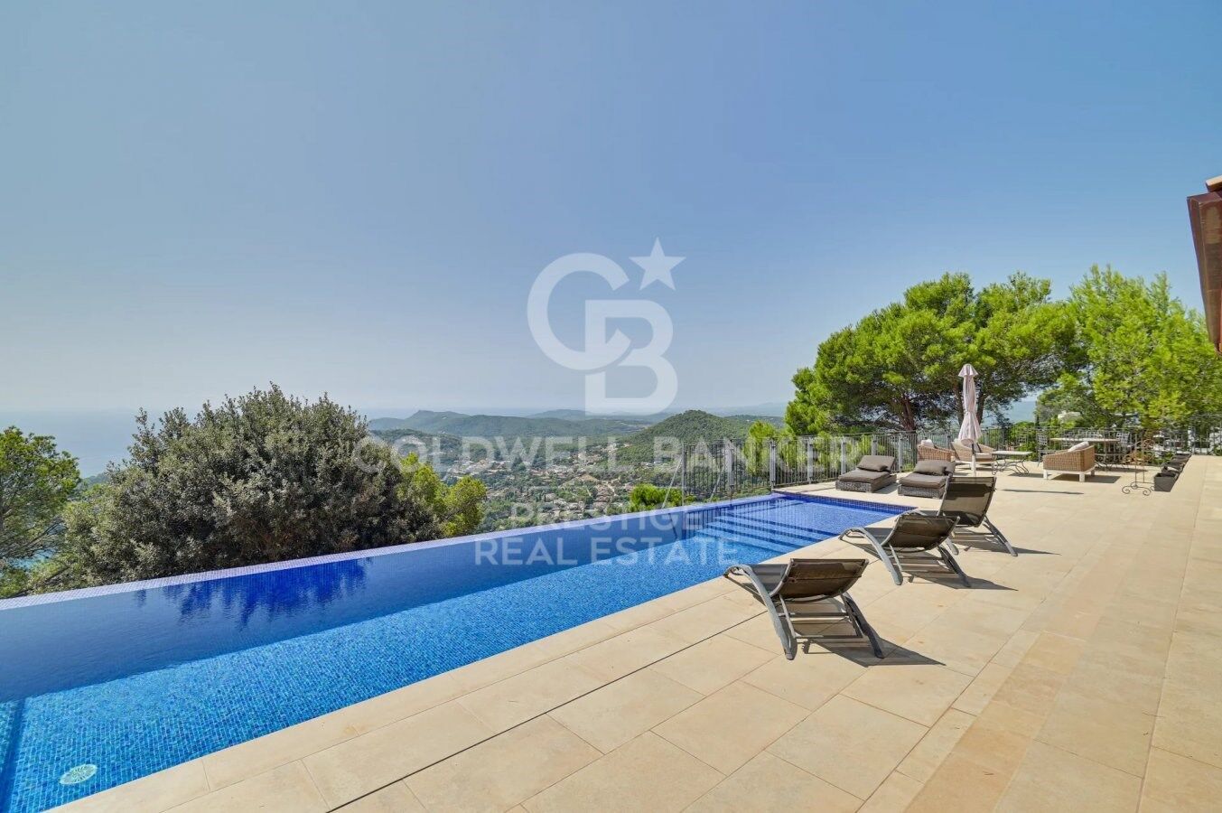 Luxury villa with panoramic sea views in Aiguablava