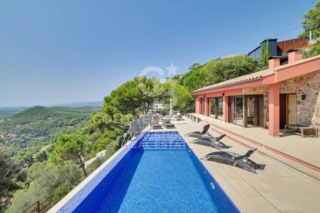 Luxusvilla mit Panoramablick aufs Meer in Aiguablava,Begur
