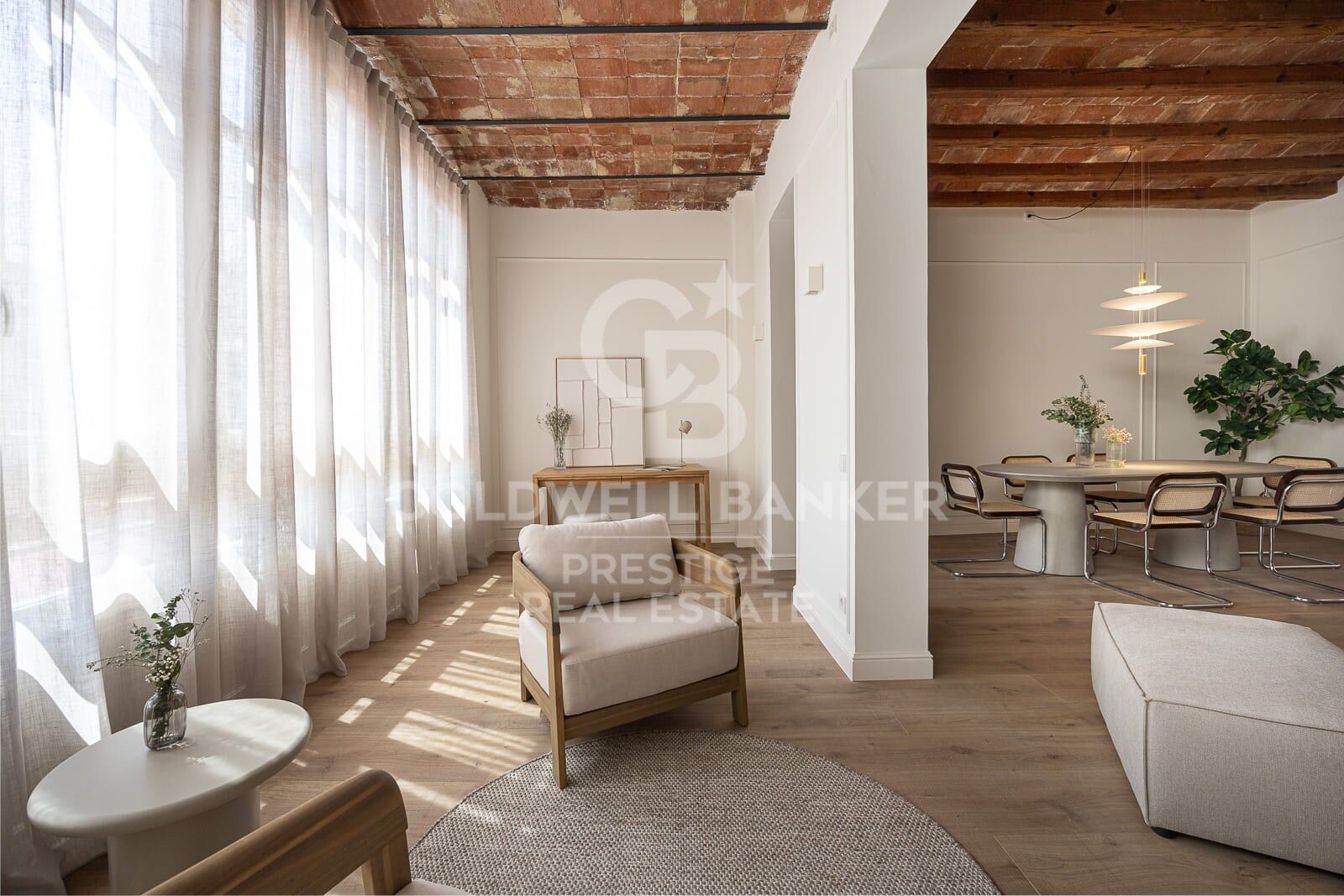 Piso reformado en el Cuadrado de Oro Eixample Derecho