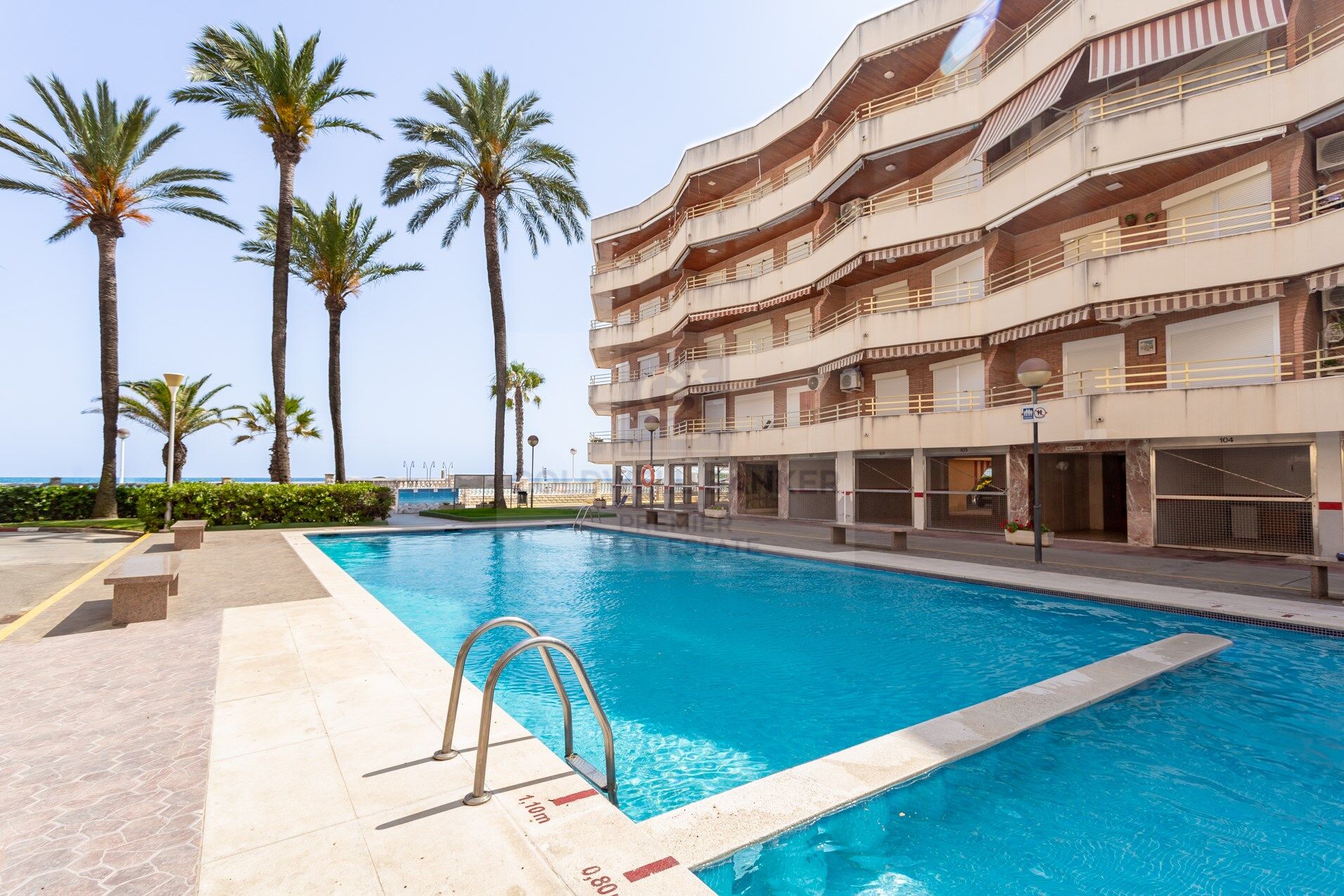 Frontline apartment with terrace in Vilafortuny