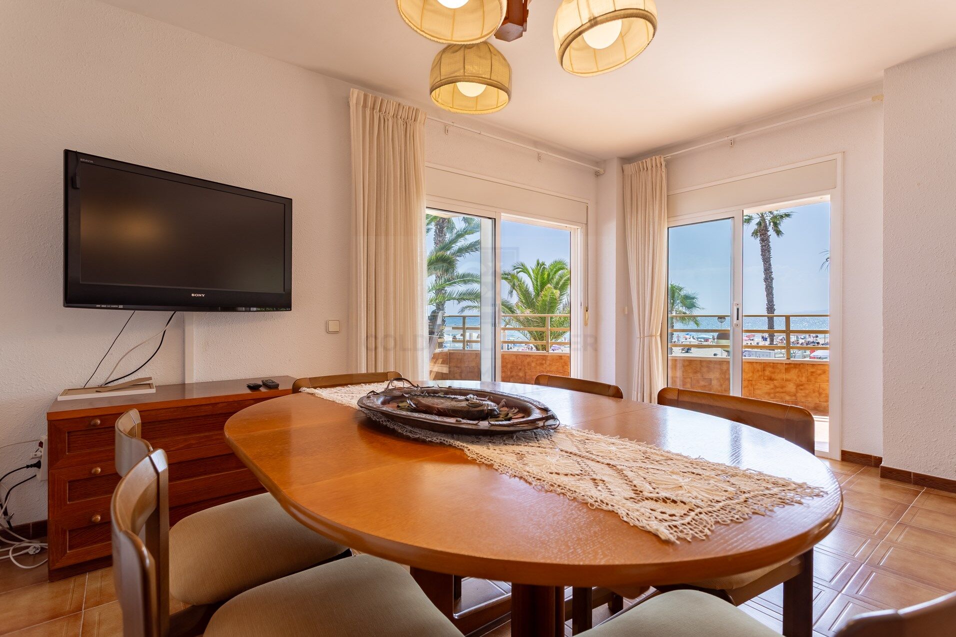 Frontline apartment with terrace in Vilafortuny