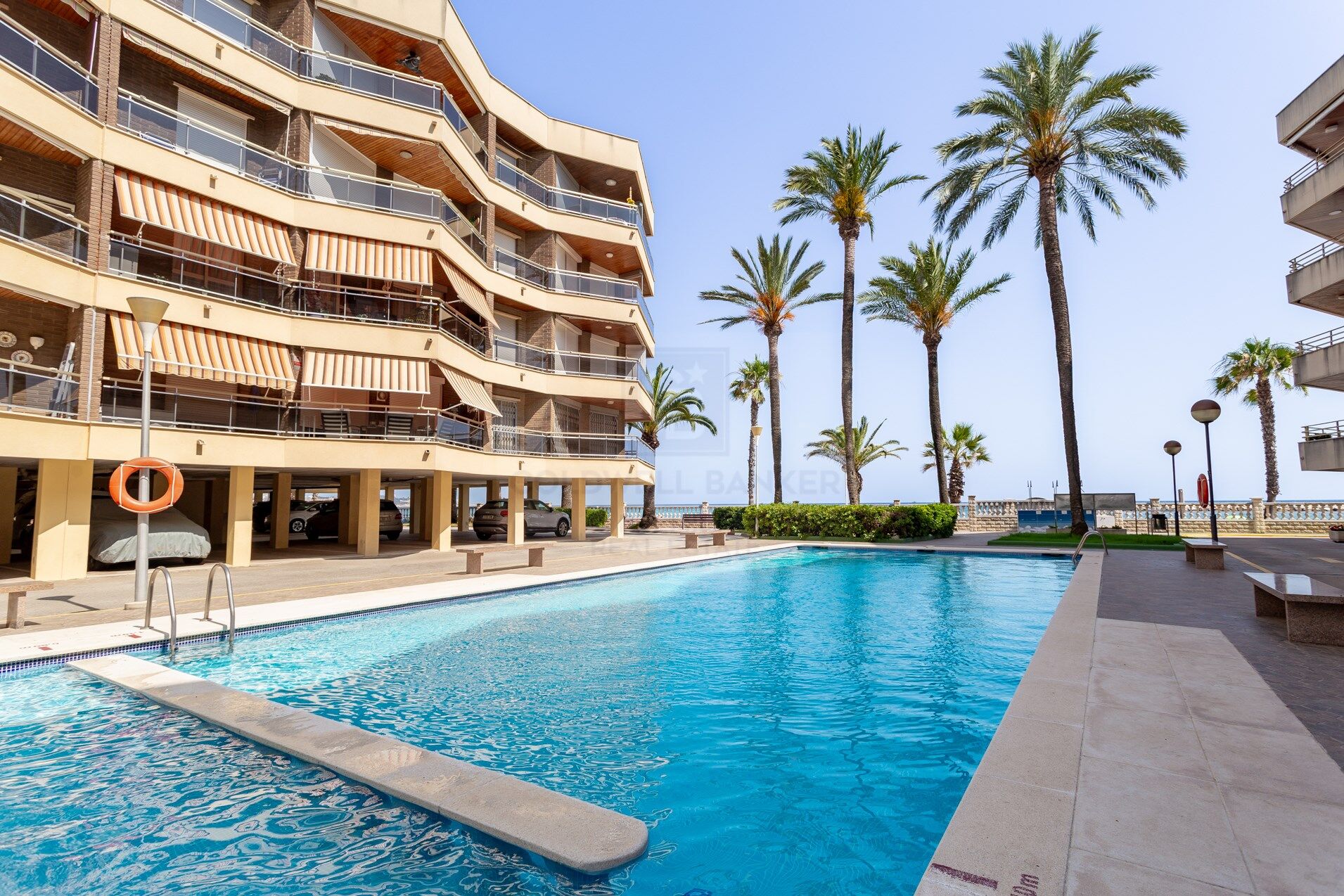 Frontline apartment with terrace in Vilafortuny