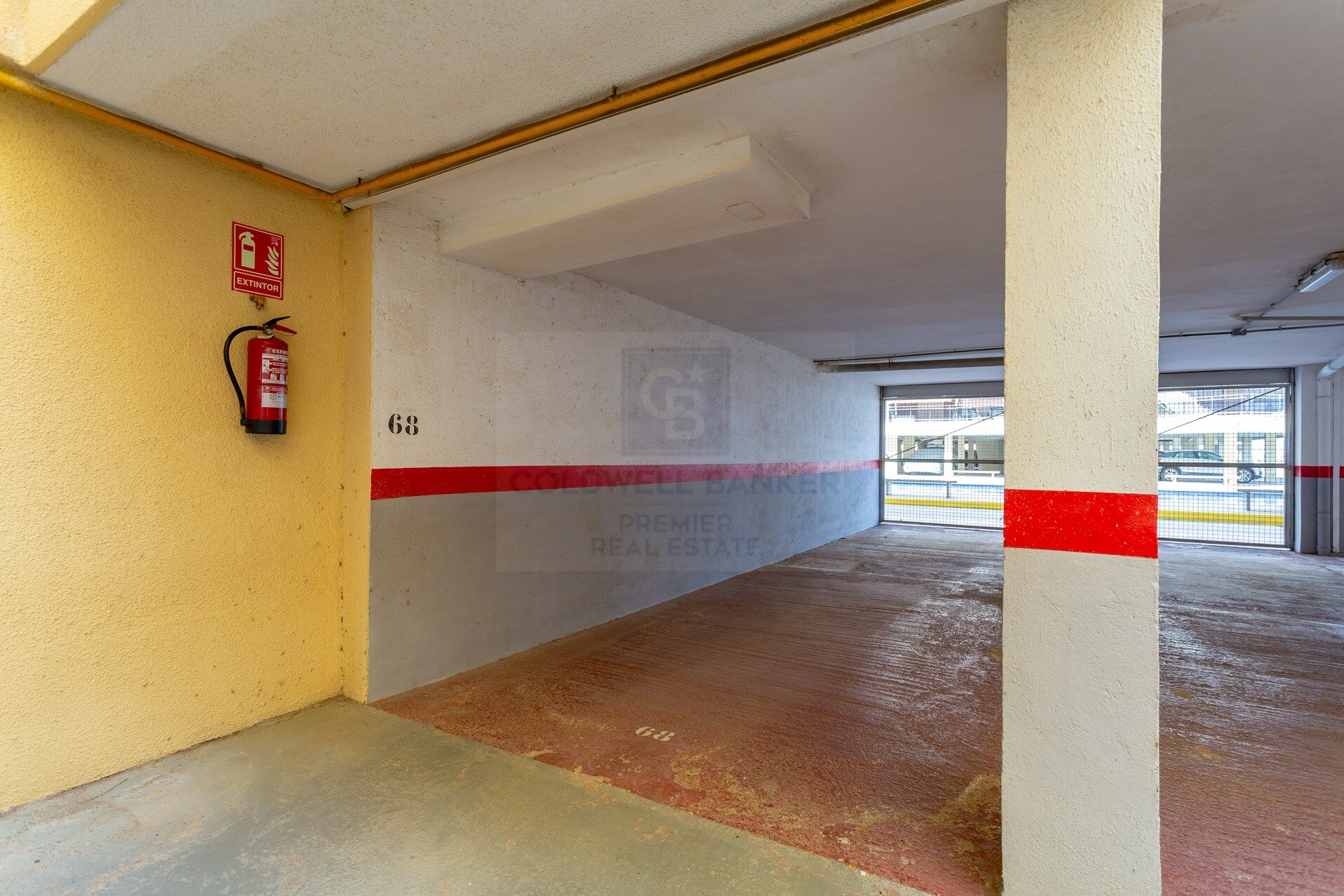 Frontline apartment with terrace in Vilafortuny