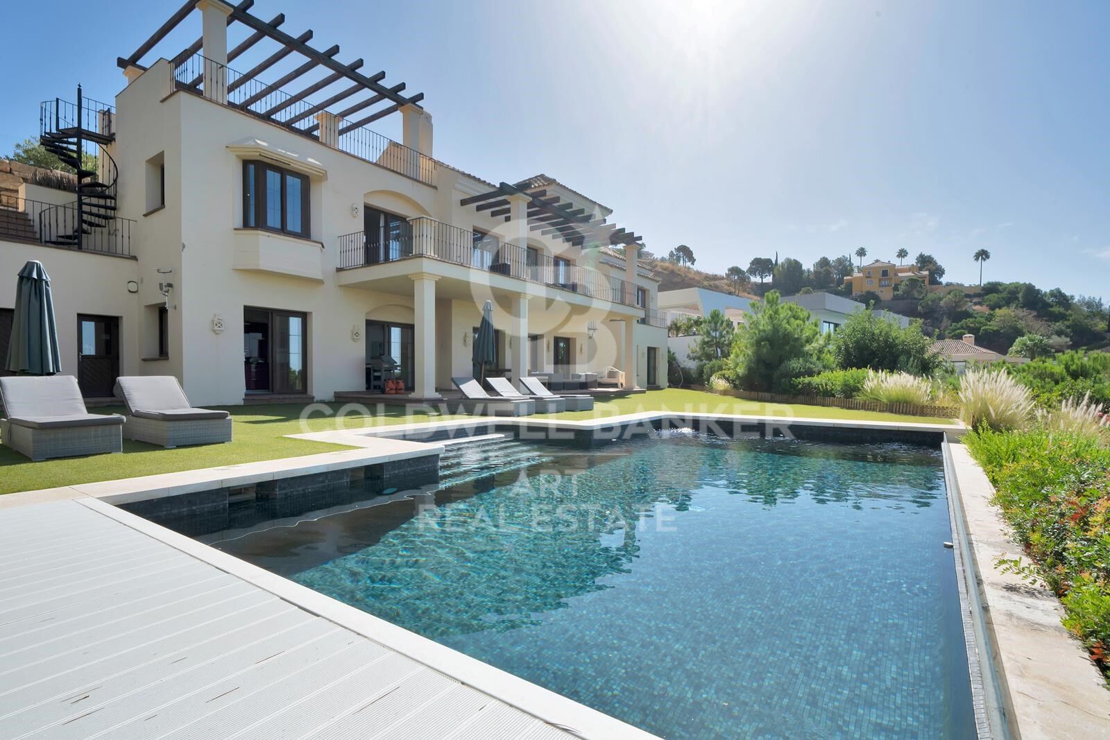 Elegante villa de 5 dormitorios con impresionantes vistas en Monte Mayor, Benahavís