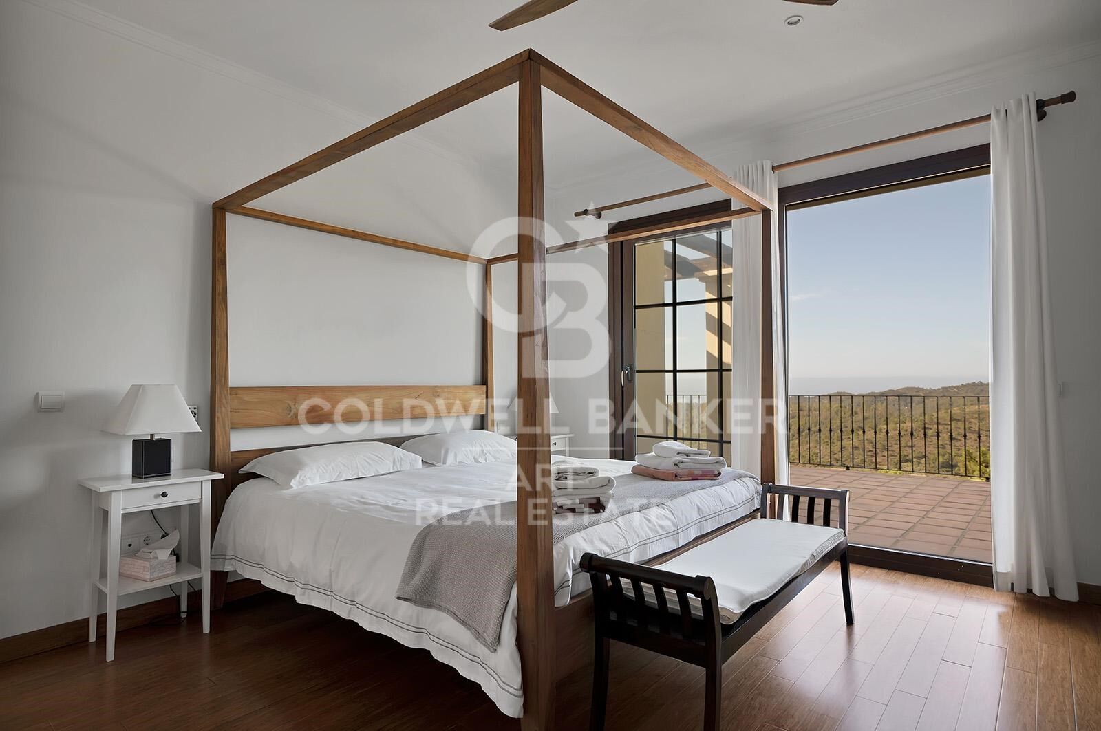 Elegante villa de 5 dormitorios con impresionantes vistas en Monte Mayor, Benahavís