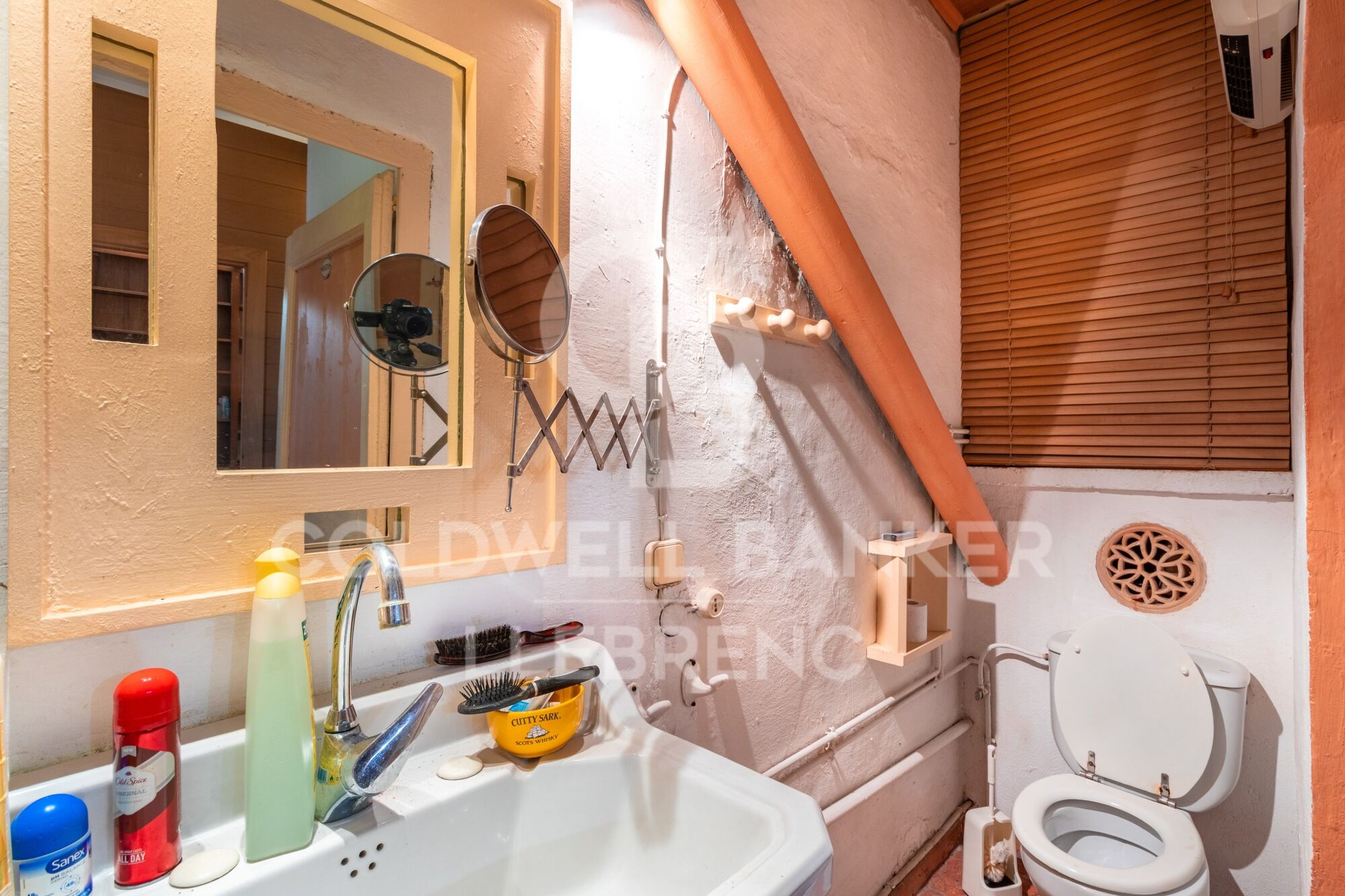 Charming Duplex to Update in the Heart of Vallvidrera