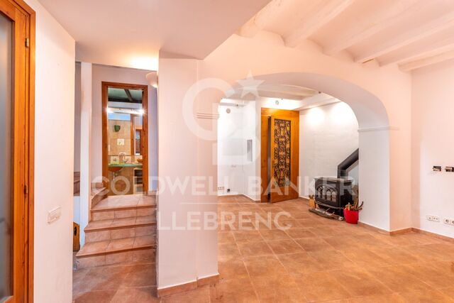Charming Duplex to Update in the Heart of Vallvidrera