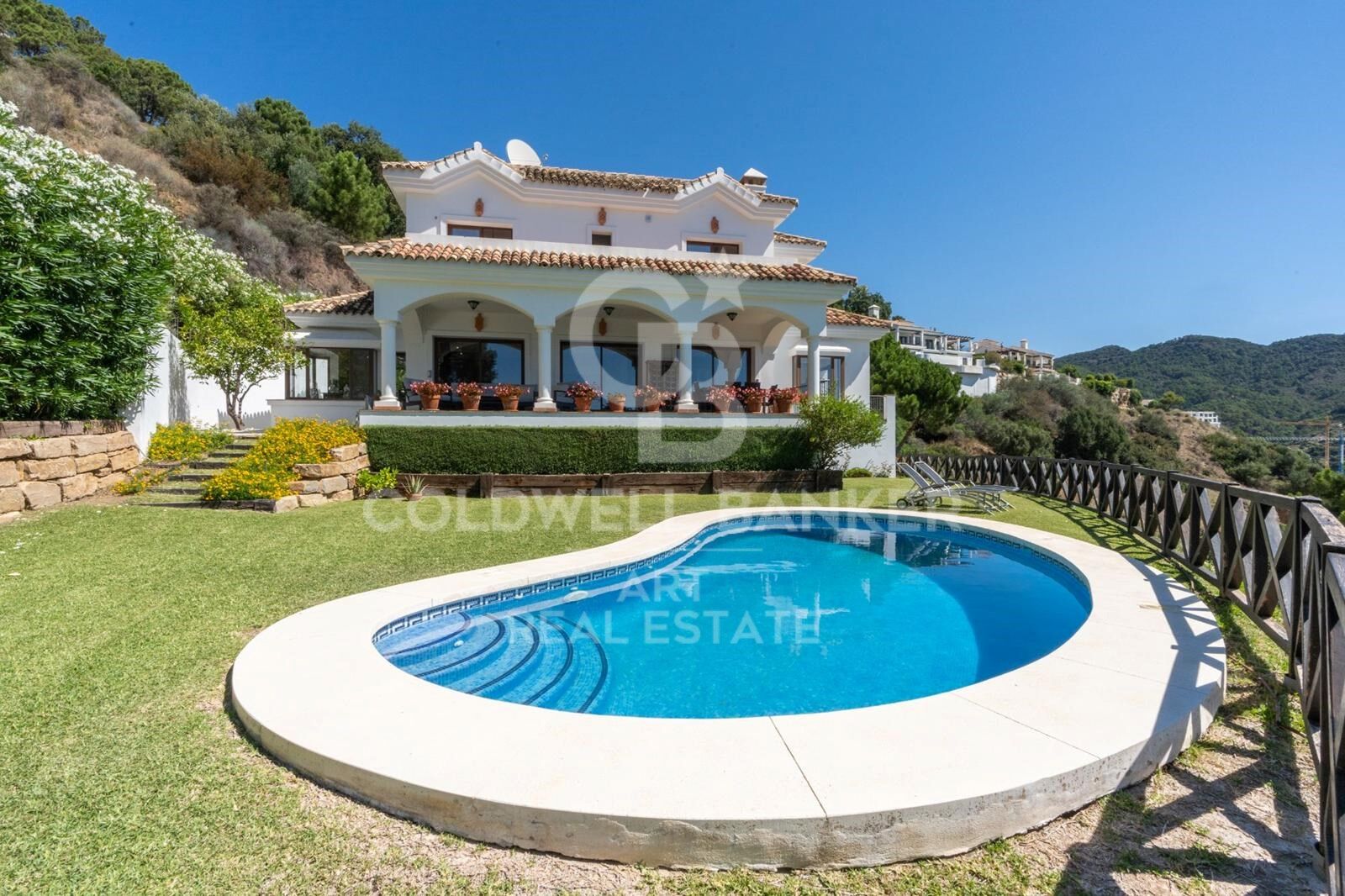 Wunderschöne freistehende Villa mit Panoramablick auf Meer und Berge, Monte Mayor, Benahavís