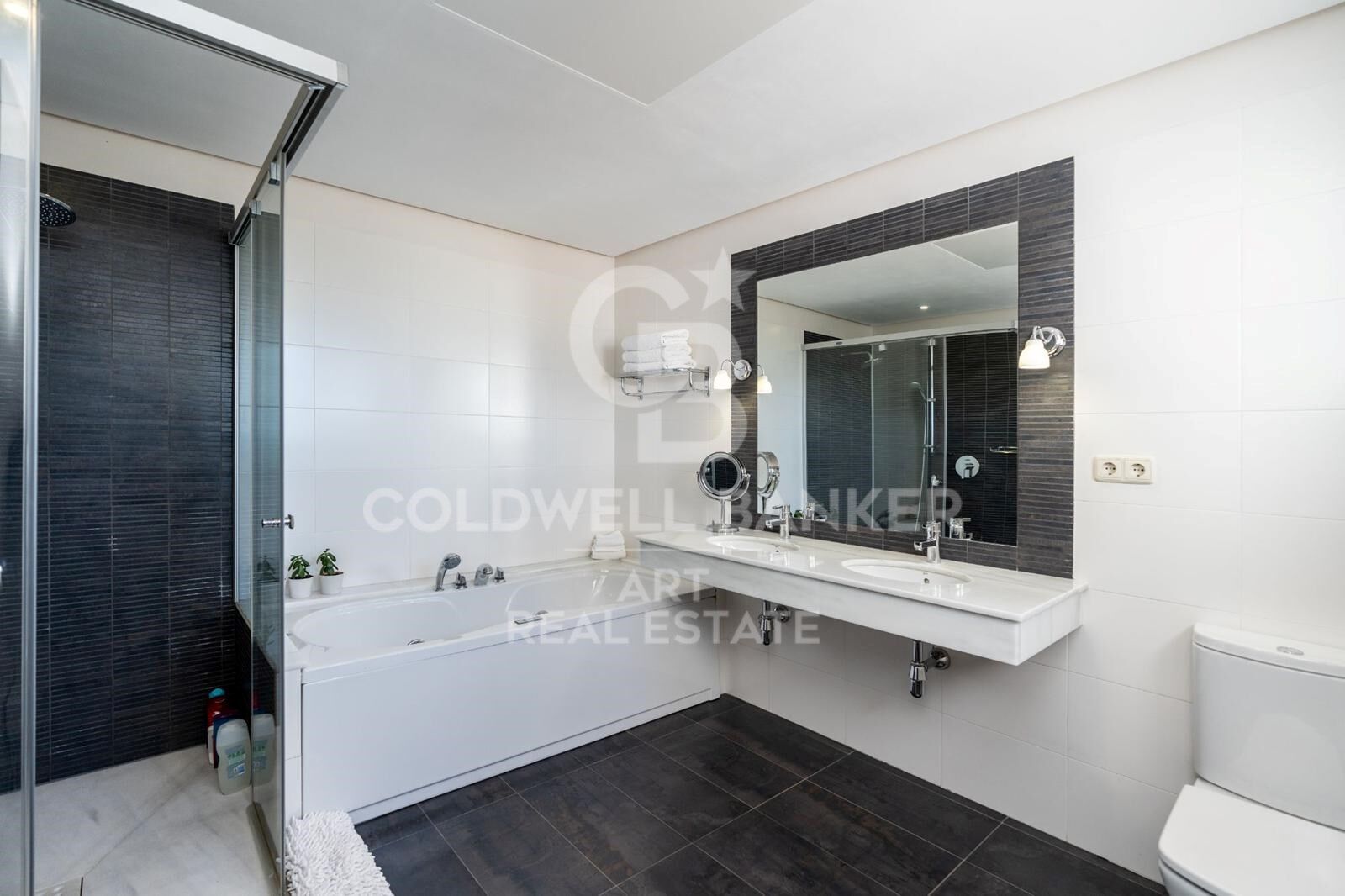 Wunderschöne freistehende Villa mit Panoramablick auf Meer und Berge, Monte Mayor, Benahavís