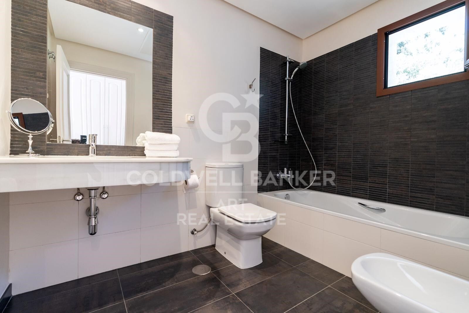 Stunning villa with panoramic sea and mountain views, Monte Mayor, Benahavís