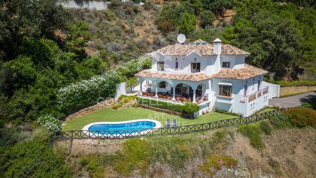 Superbe villa individuelle avec vues panoramiques sur la mer et la montagne, Monte Mayor, Benahavís