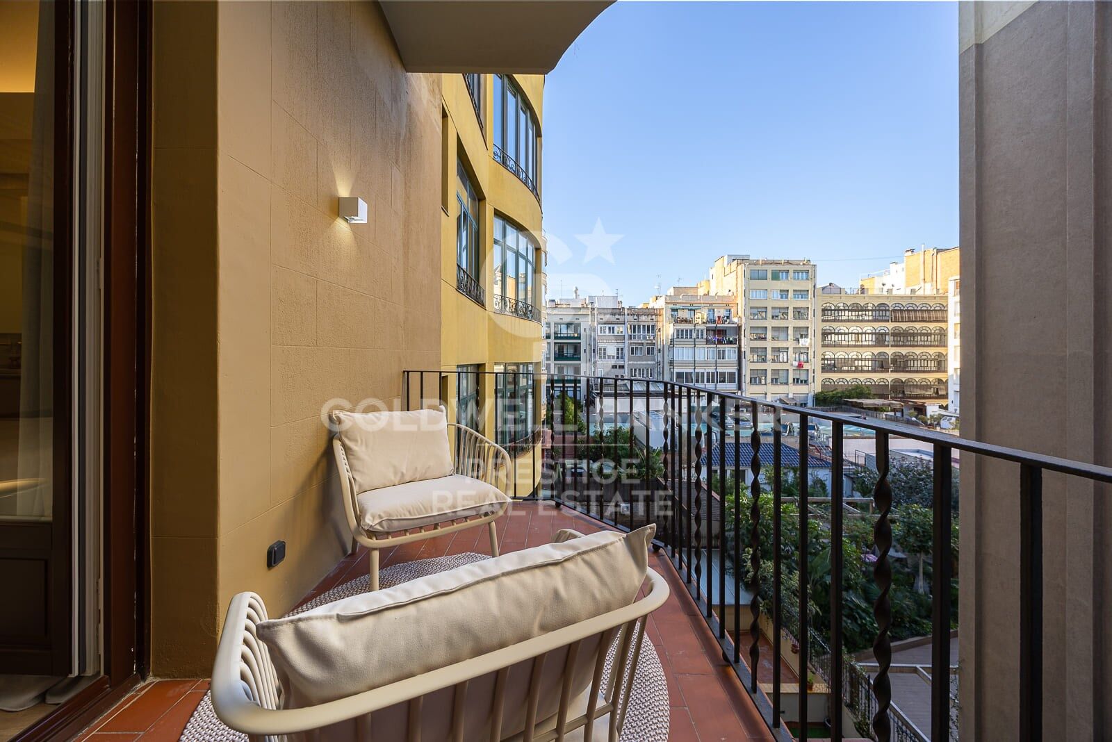Appartement rénové avec terrasse à vendre dans l'Eixample Droit, Carré d'Or