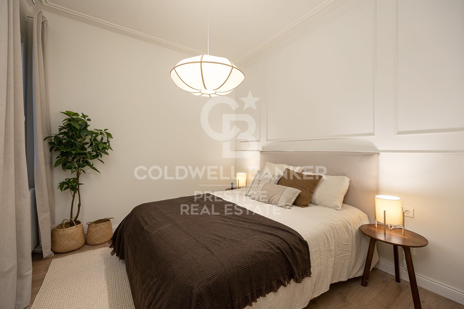 Appartement rénové avec terrasse à vendre dans l'Eixample Droit, Carré d'Or