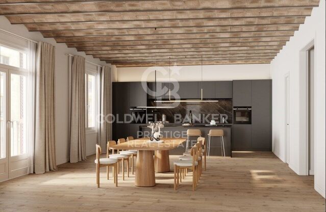 Renovated apartment with terrace for sale in Eixample Derecho, Golden Square