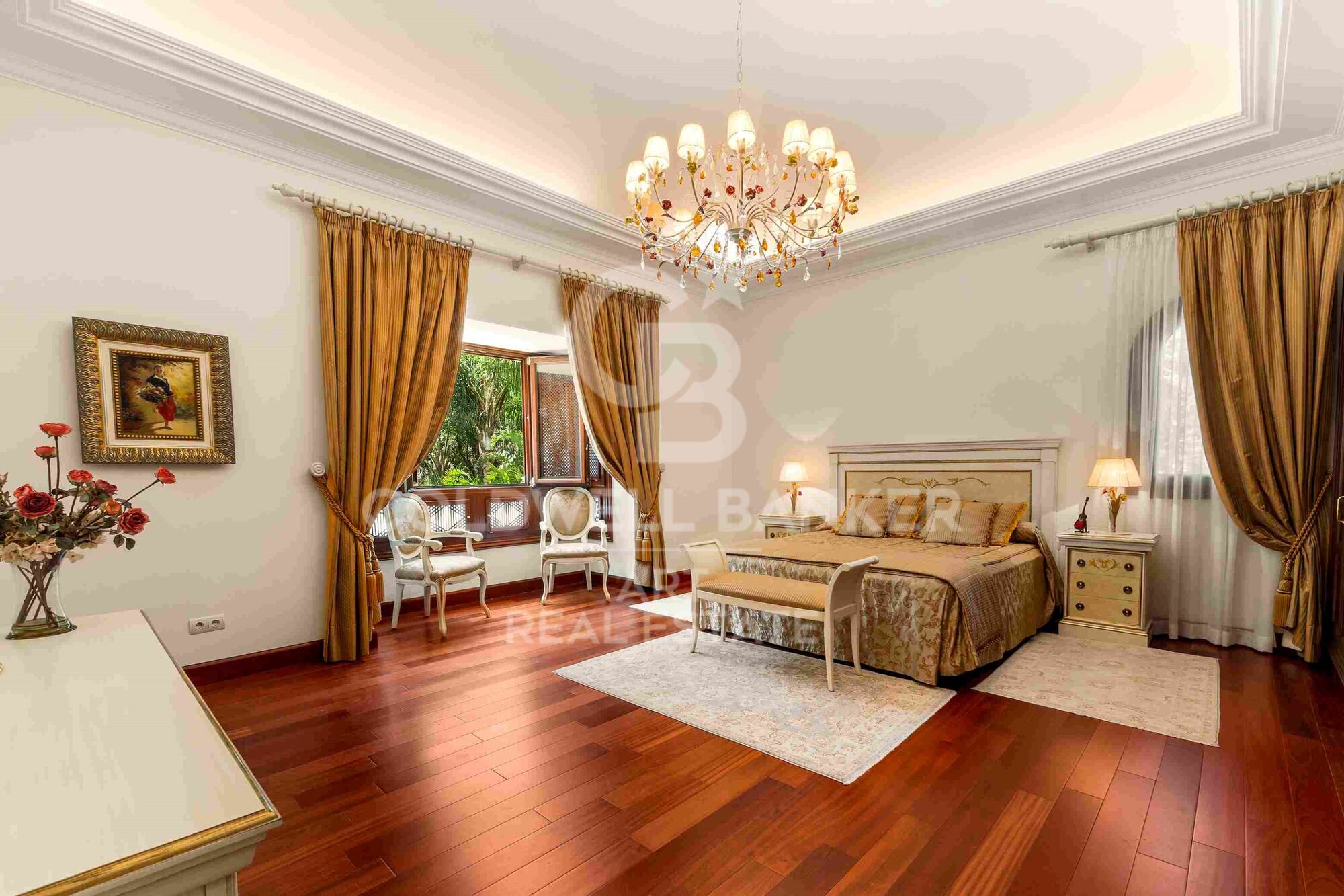 Elegant beachside villa on a rare 5,000 m² plot in Guadalmina Baja