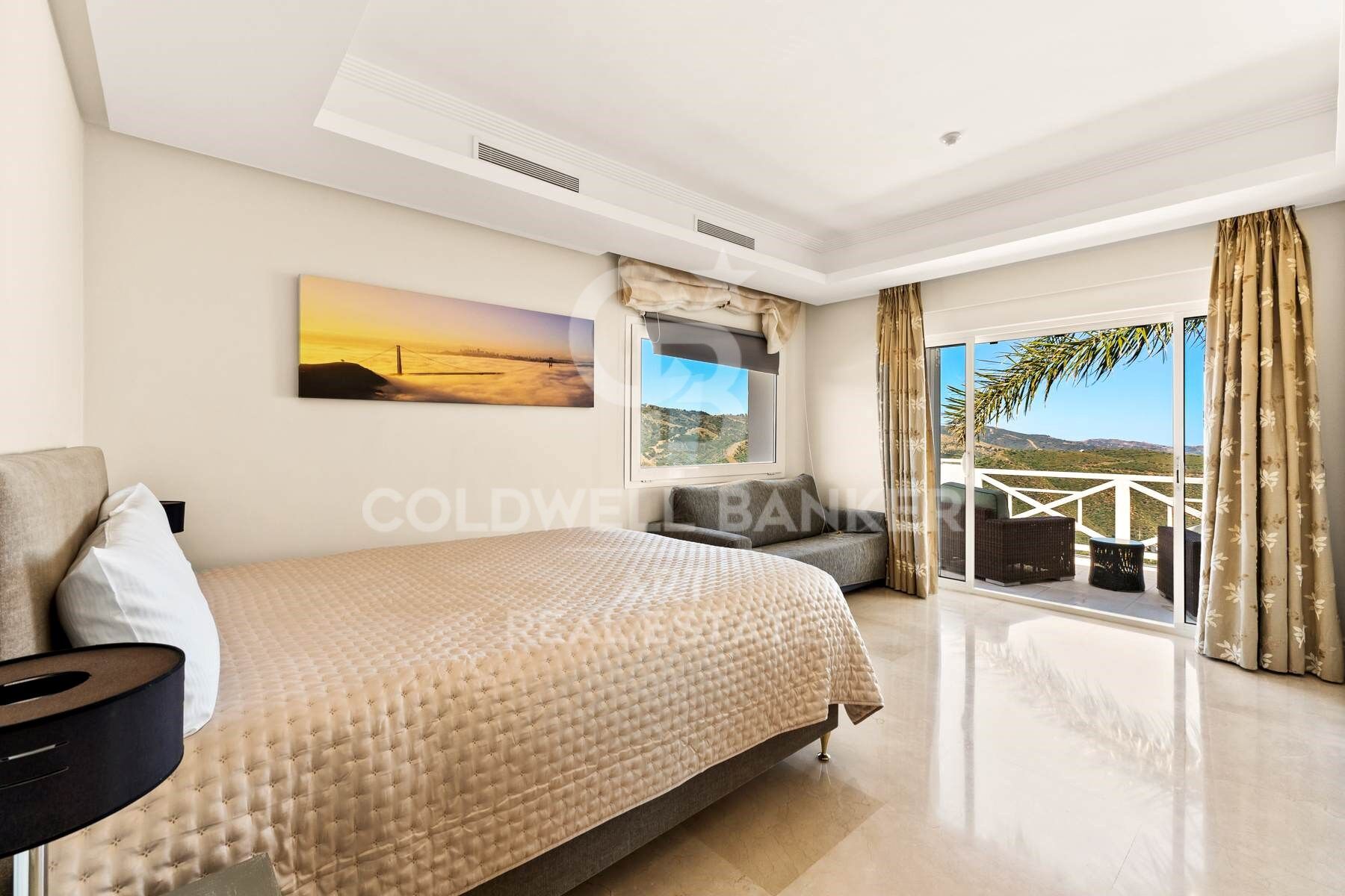 Villa de luxe avec vue panoramique à Altos de Los Monteros, Marbella