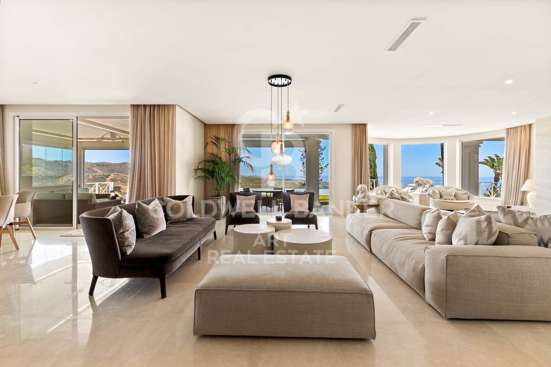 Villa de luxe avec vue panoramique à Altos de Los Monteros, Marbella