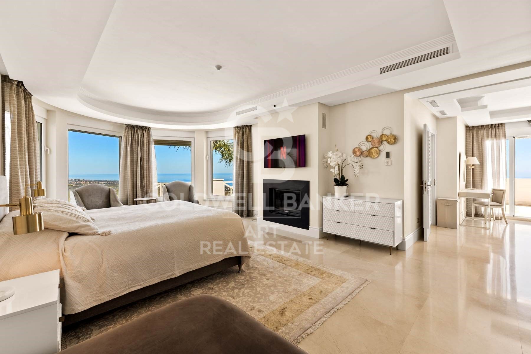 Villa de luxe avec vue panoramique à Altos de Los Monteros, Marbella