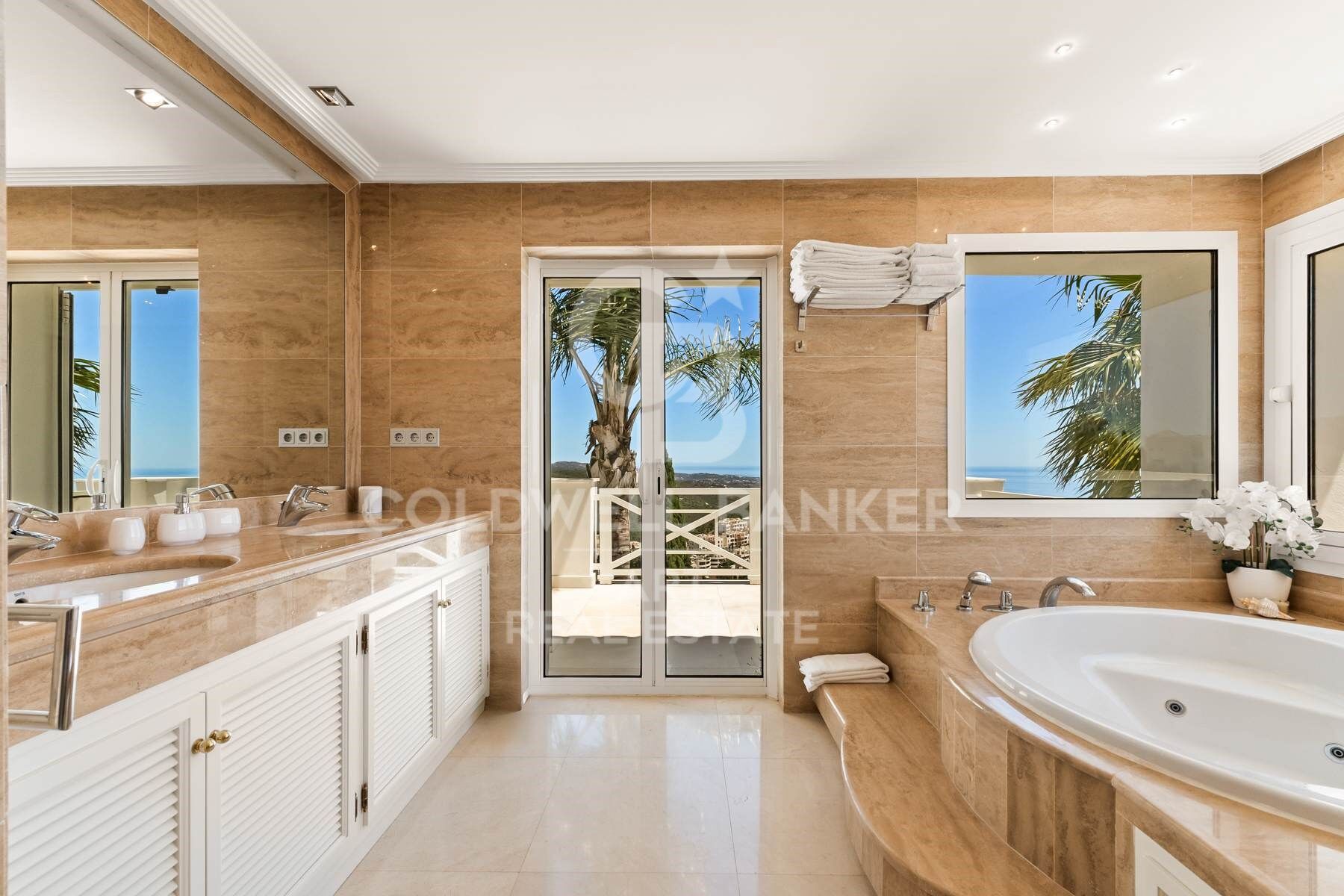 Luxury villa with panoramic views in Altos de Los Monteros, Marbella