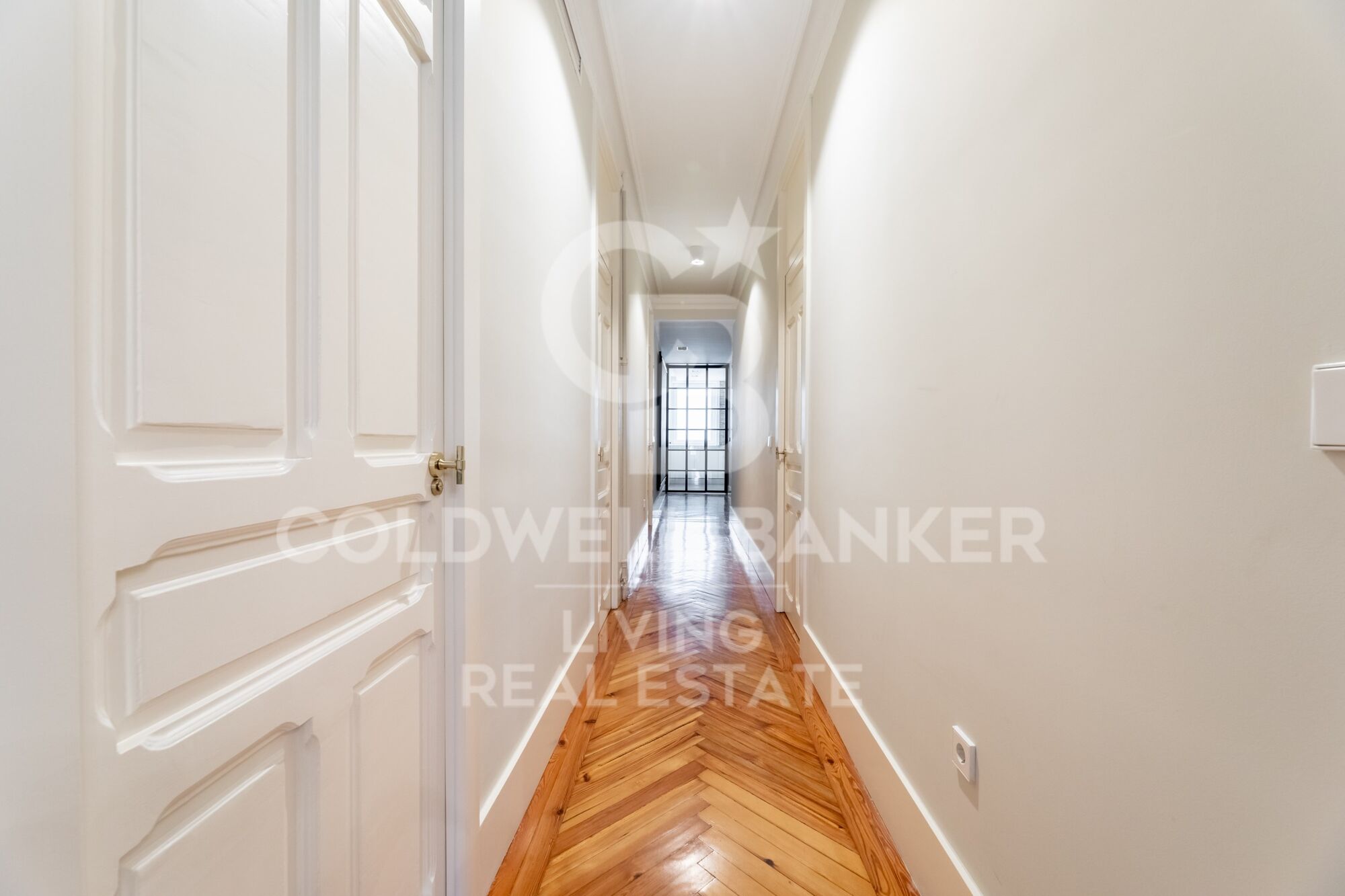 Flat 5 Bedrooms Sale Madrid