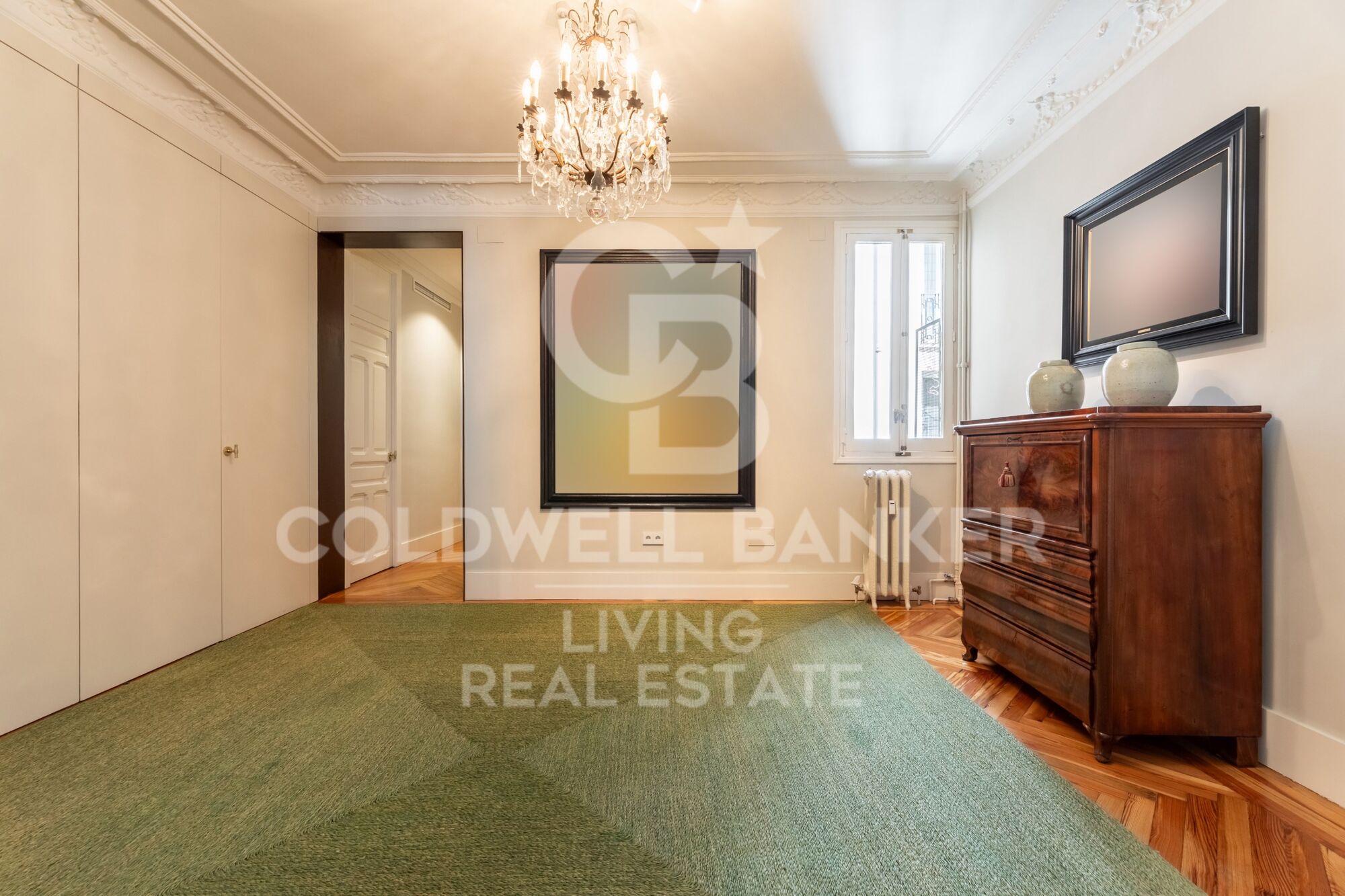 Flat 5 Bedrooms Sale Madrid