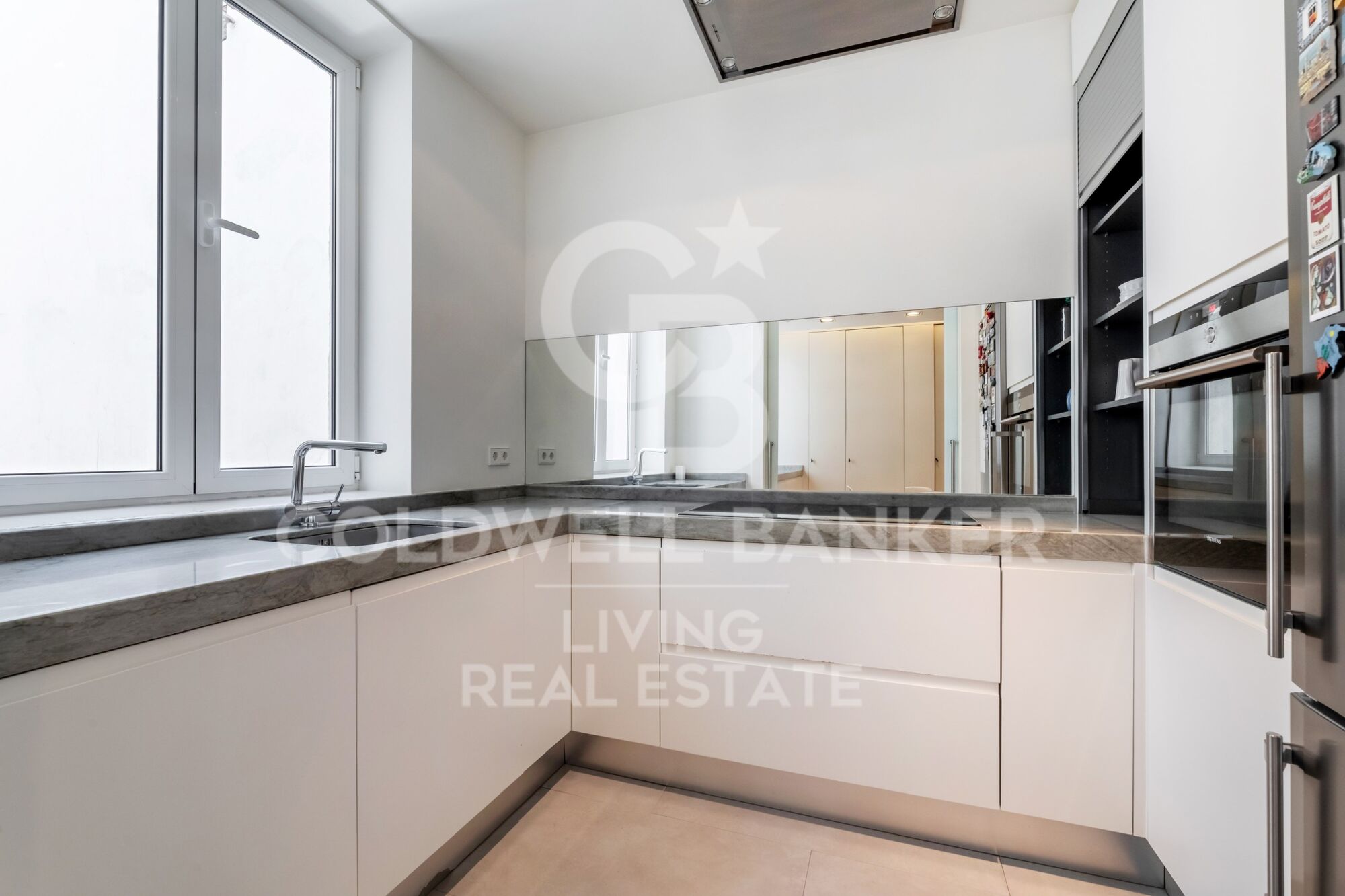 Flat 5 Bedrooms Sale Madrid
