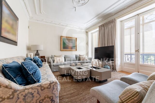 Flat 5 Bedrooms Sale Madrid