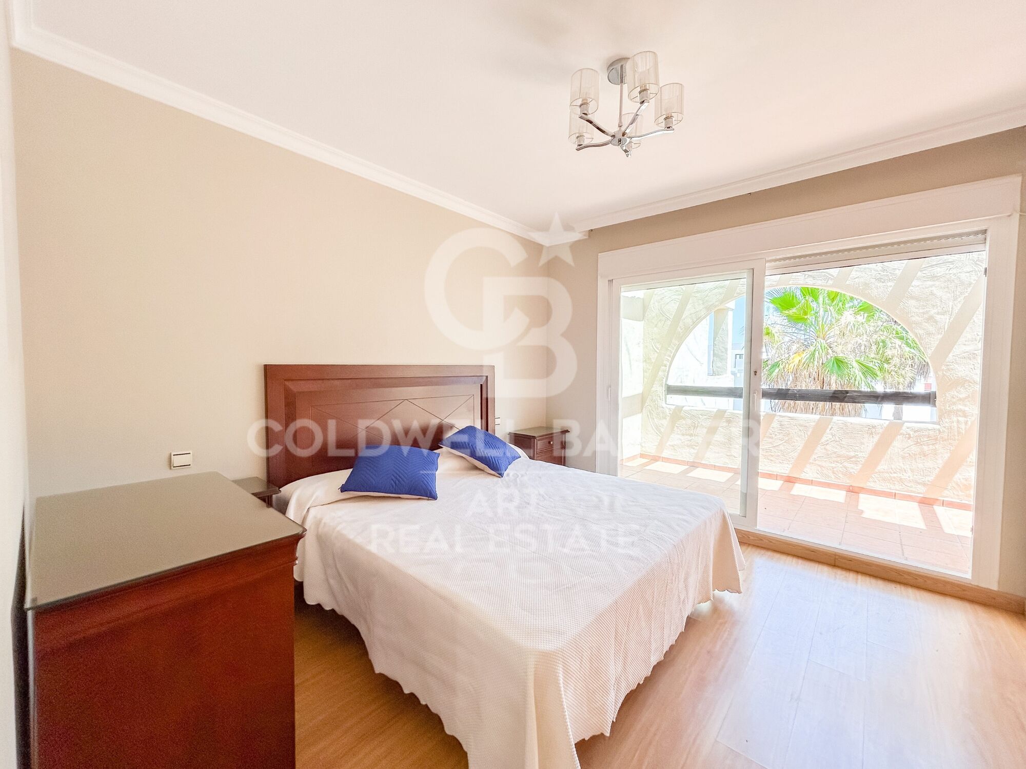 Superbe appartement 2 chambres avec solarium ensoleillé à El Campanario