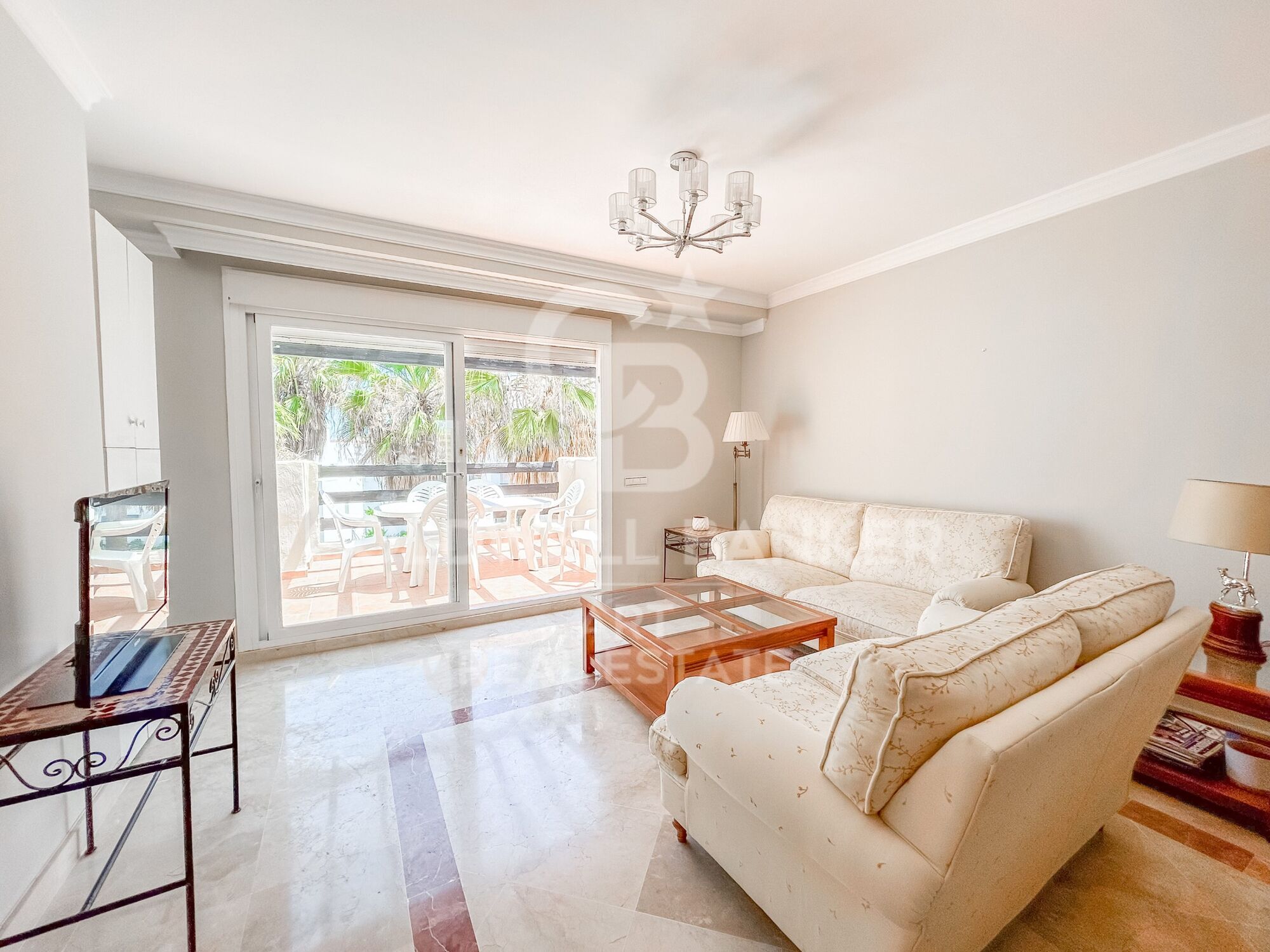 Superbe appartement 2 chambres avec solarium ensoleillé à El Campanario