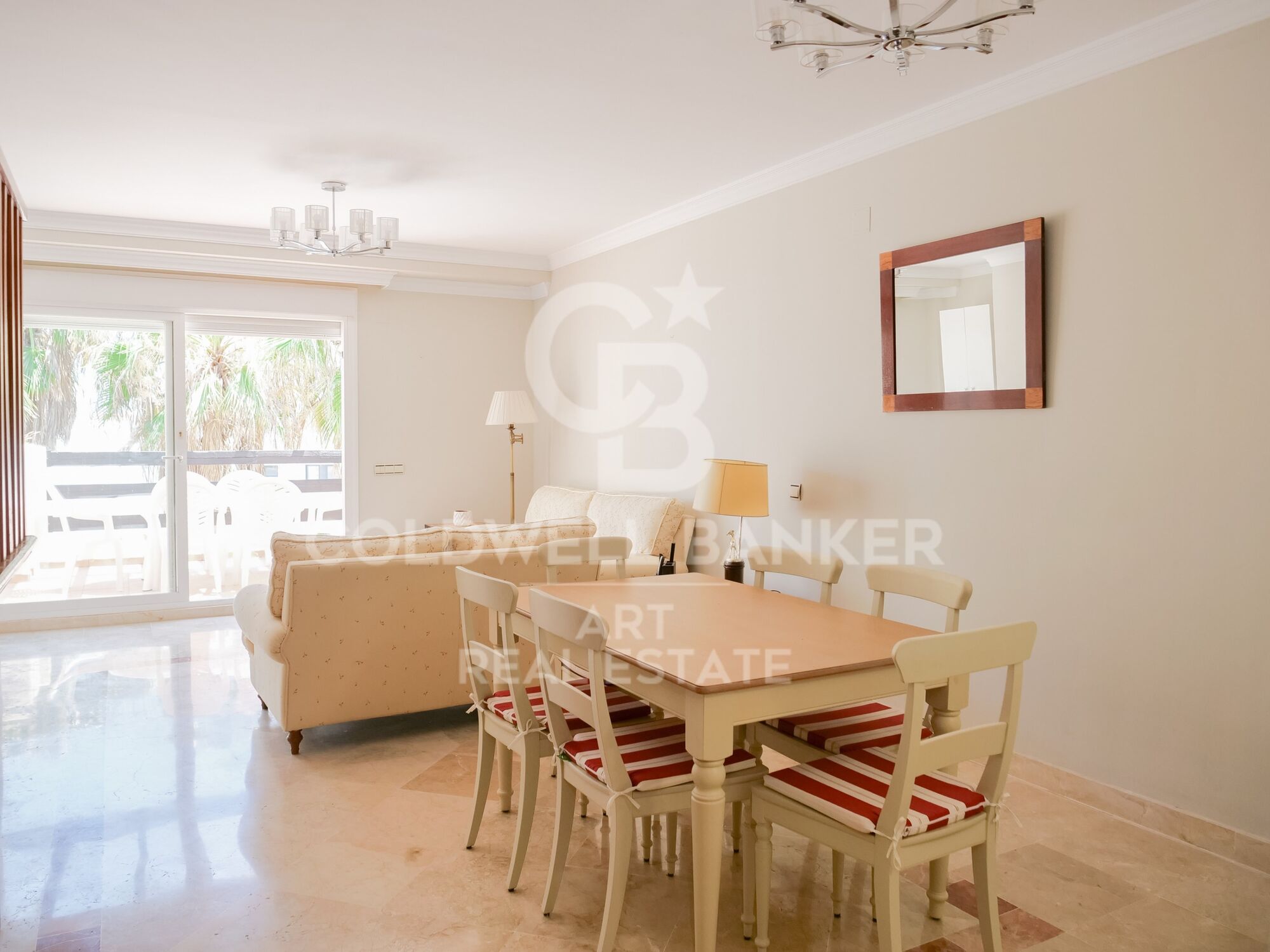 Superbe appartement 2 chambres avec solarium ensoleillé à El Campanario