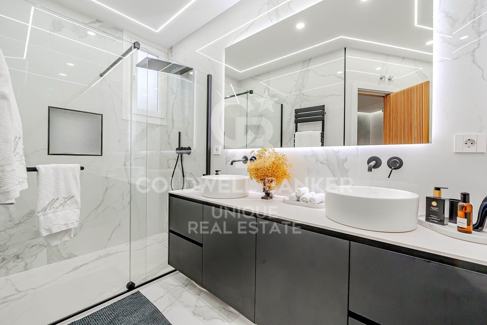 Appartement rénové de 3 chambres, tout neuf à Castellana, Madrid
