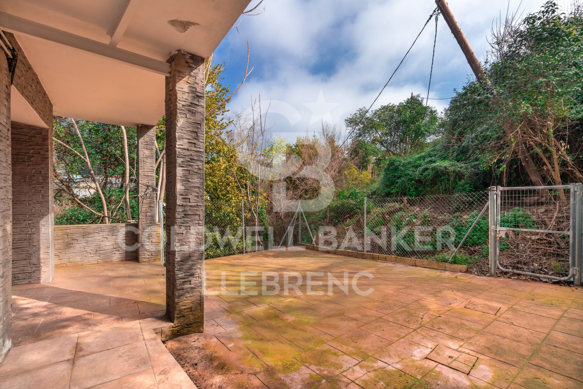 Dúplex recientemente reformado en alquiler en la Ctra. de Sarria a Vallvidrera