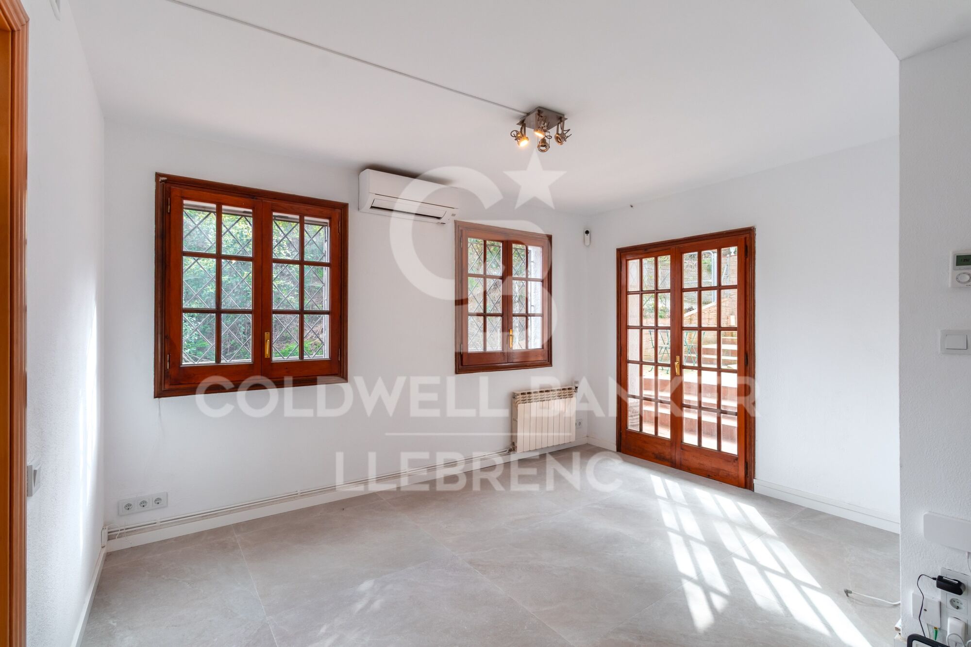 Recently renovated duplex for rent on the road from Sarria to Vallvidrera