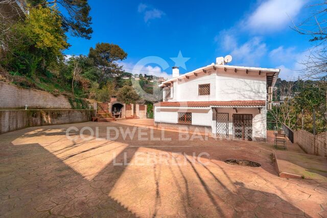 Recently renovated duplex for rent on the road from Sarria to Vallvidrera