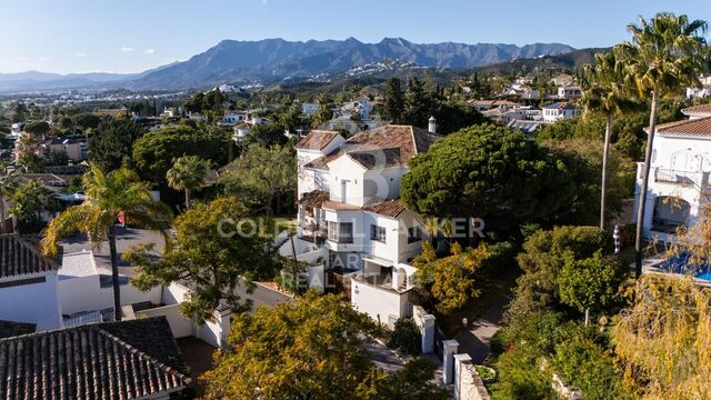 Elegant villa with sea & mountain views in El Rosario, Marbella East
