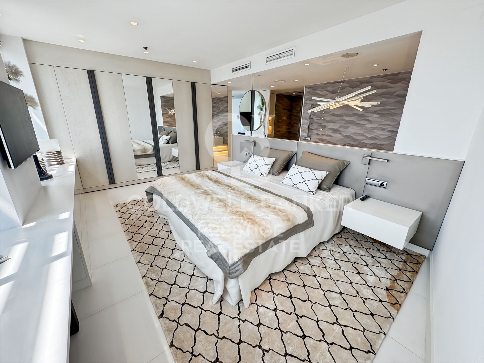 Duplex Penthouse by the Sea with Panoramic Terrace and Private Pool