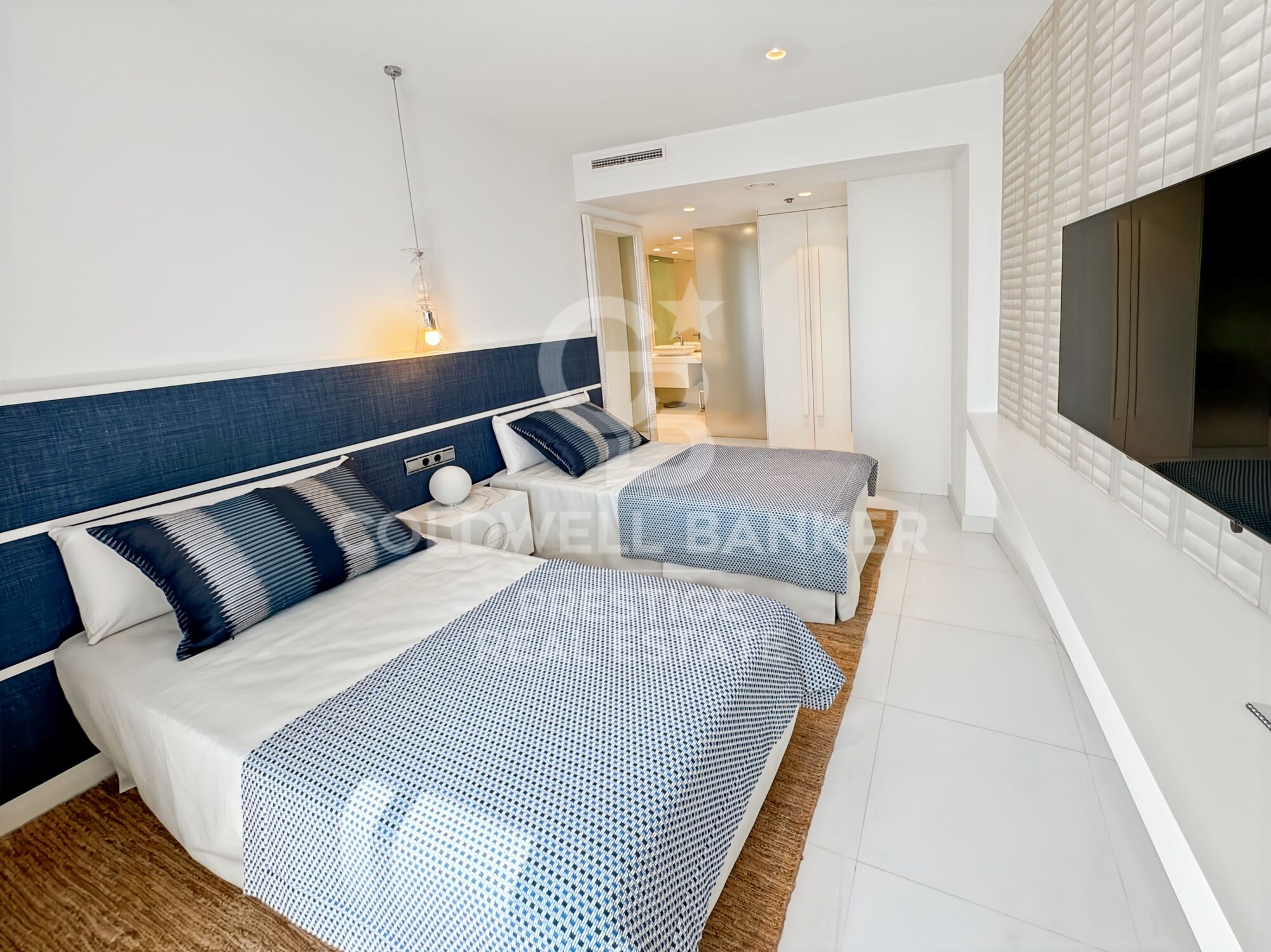 Duplex Penthouse by the Sea with Panoramic Terrace and Private Pool