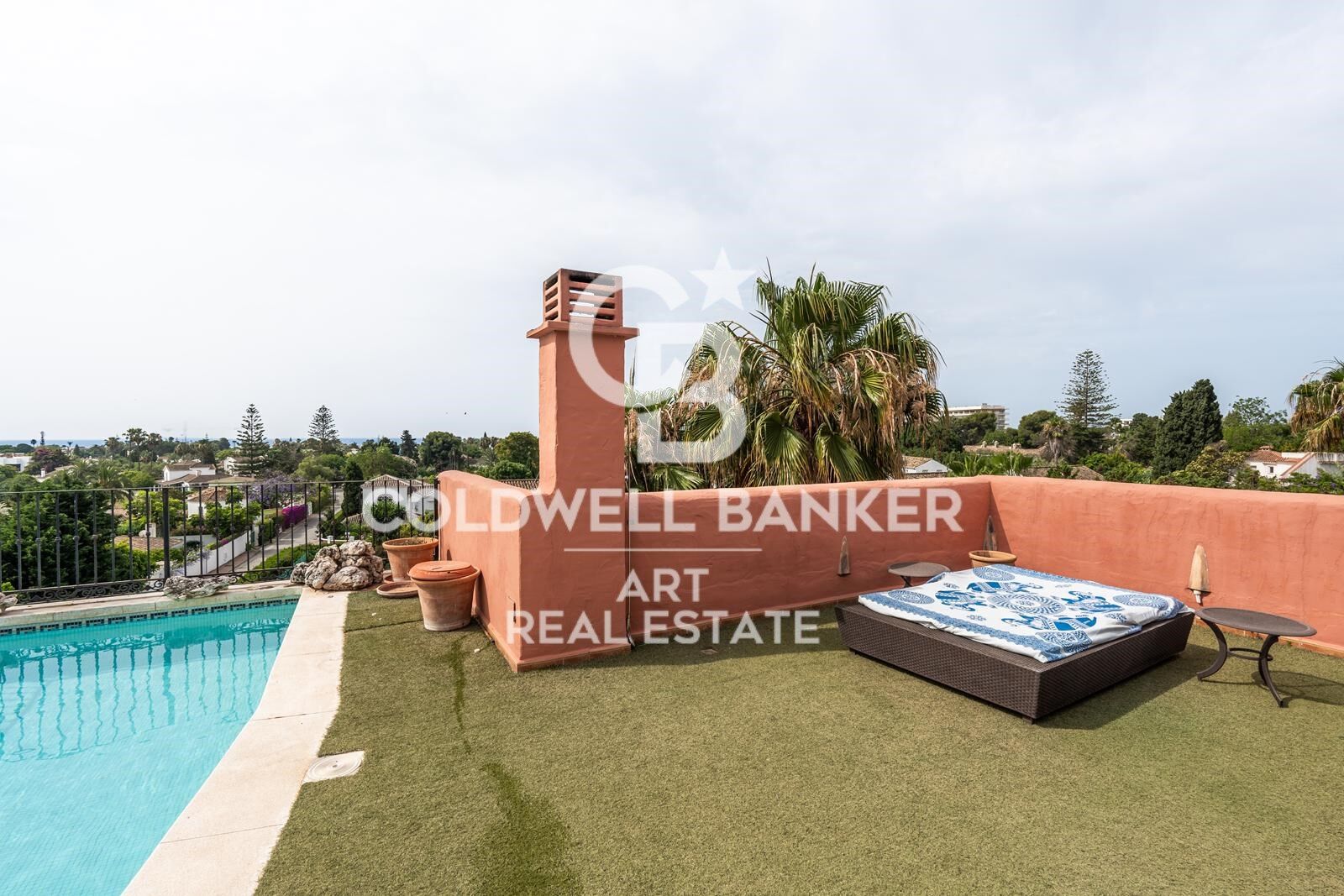 Elegant duplex penthouse with rooftop pool in Guadalmina Baja, Marbella