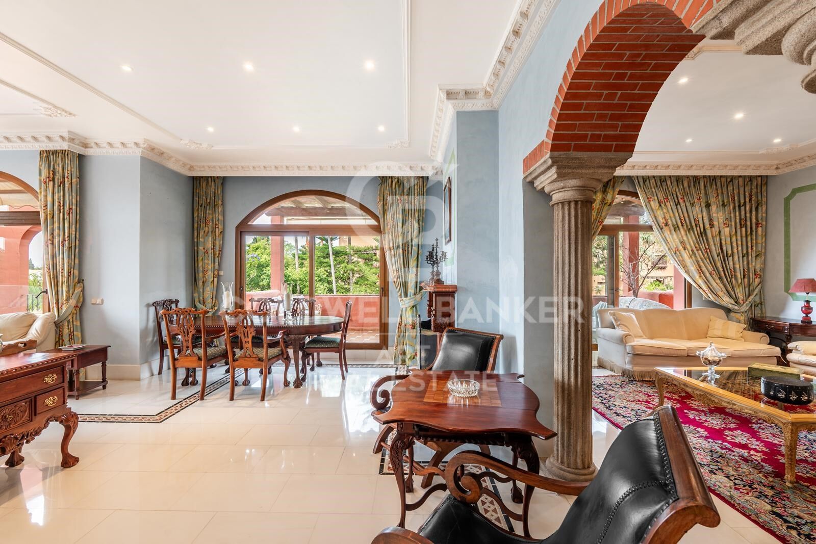 Elegant duplex penthouse with rooftop pool in Guadalmina Baja, Marbella