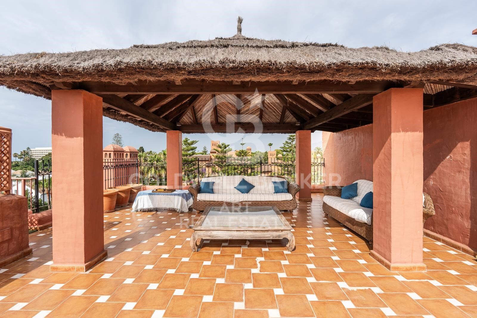 Elegant duplex penthouse with rooftop pool in Guadalmina Baja, Marbella