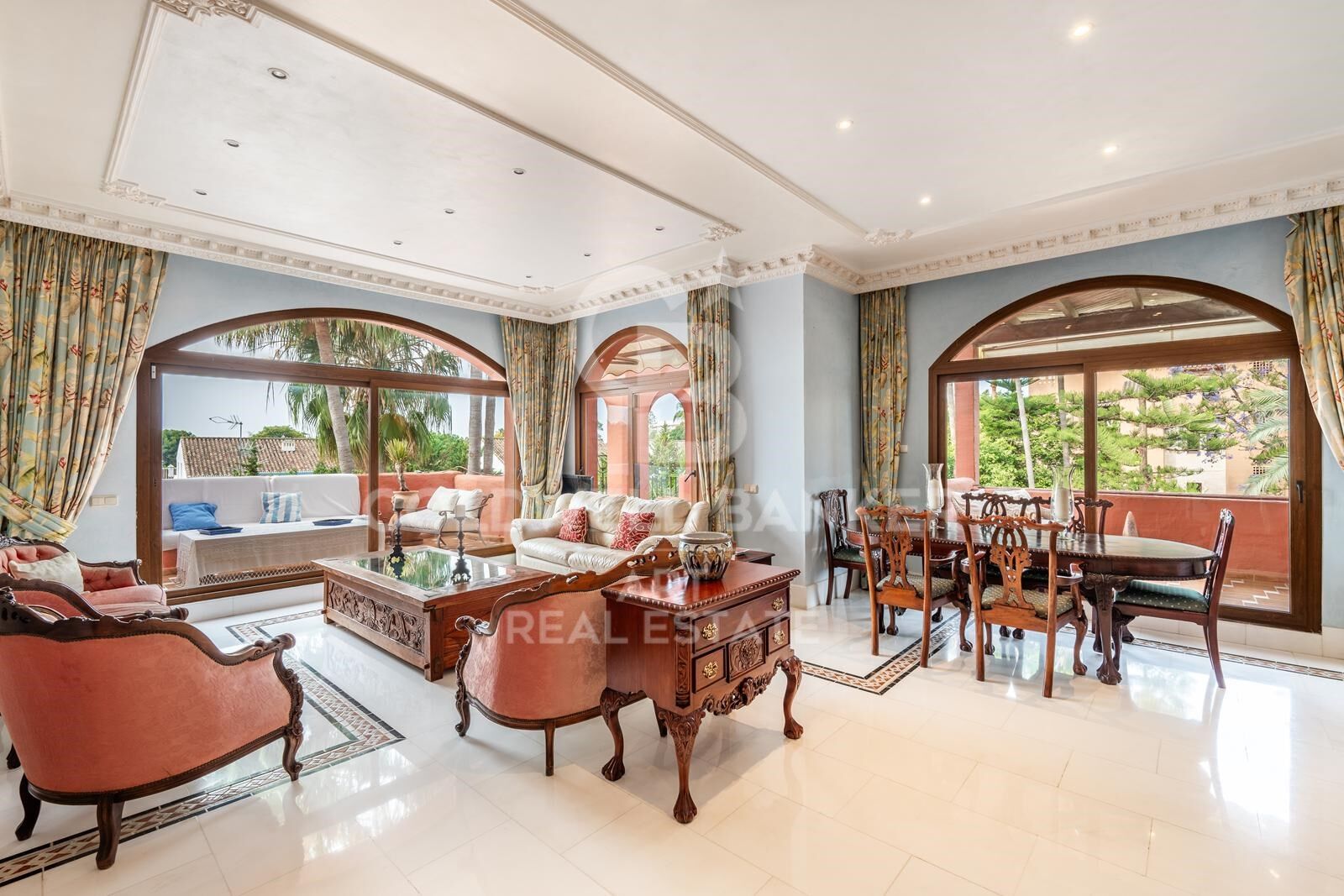 Elegantes Duplex-Penthouse mit Dachpool in Guadalmina Baja, Marbella