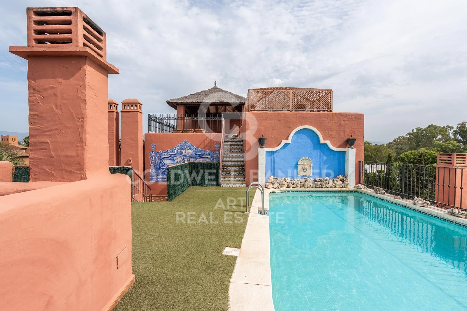 Elegant duplex penthouse with rooftop pool in Guadalmina Baja, Marbella