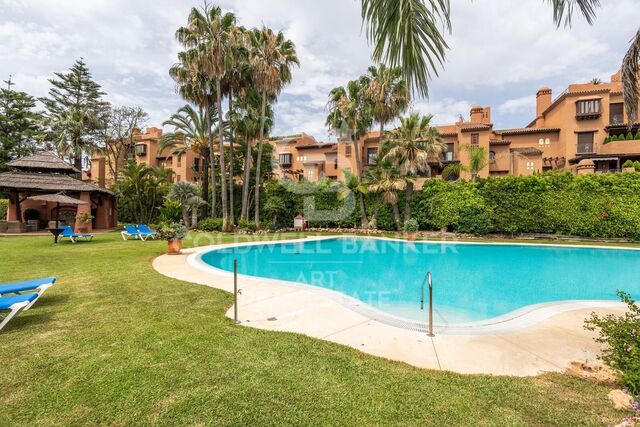 Elegant duplex penthouse with rooftop pool in Guadalmina Baja, Marbella