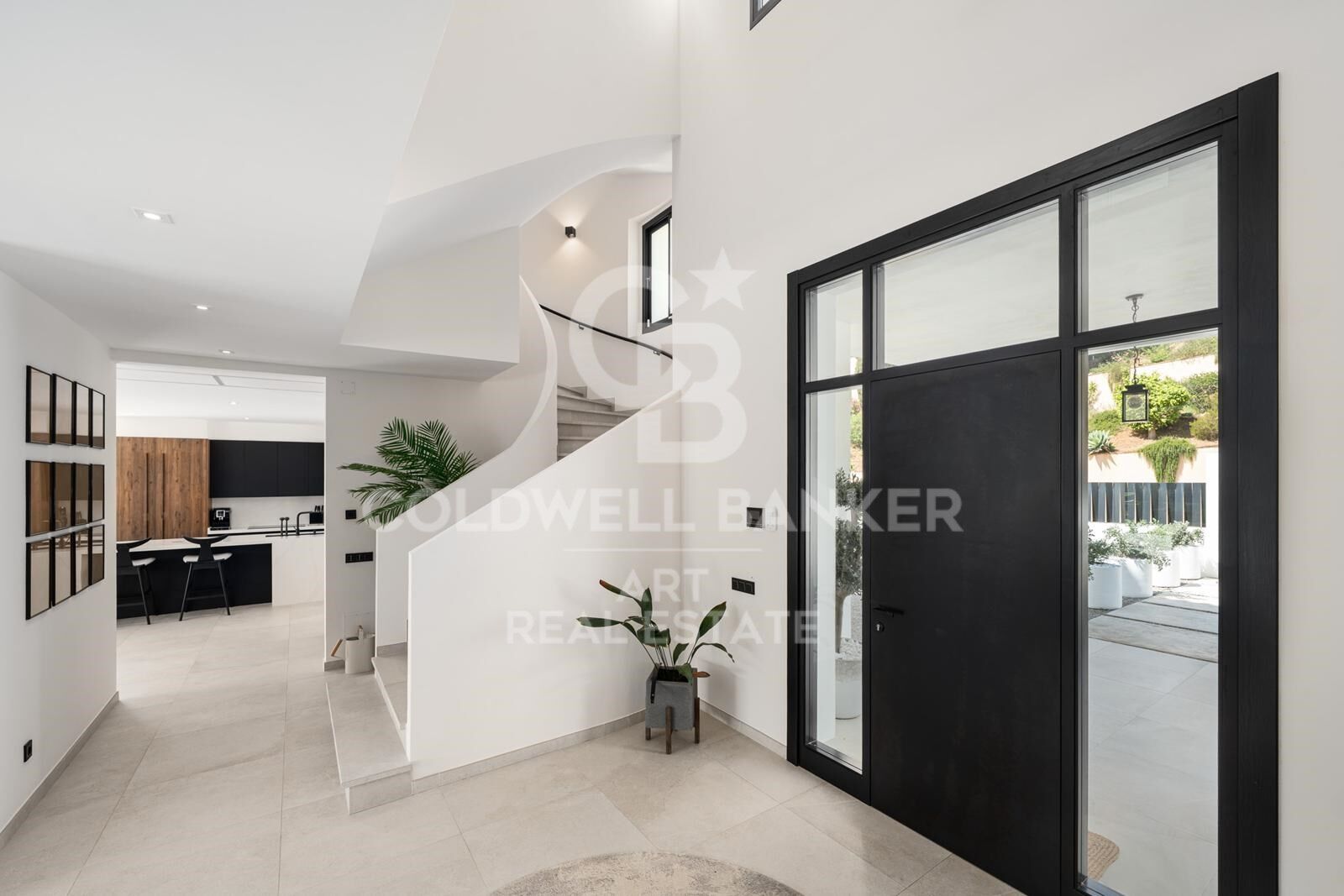 Villa moderna en primera línea de golf en Santa Maria Golf, Elviria, Marbella