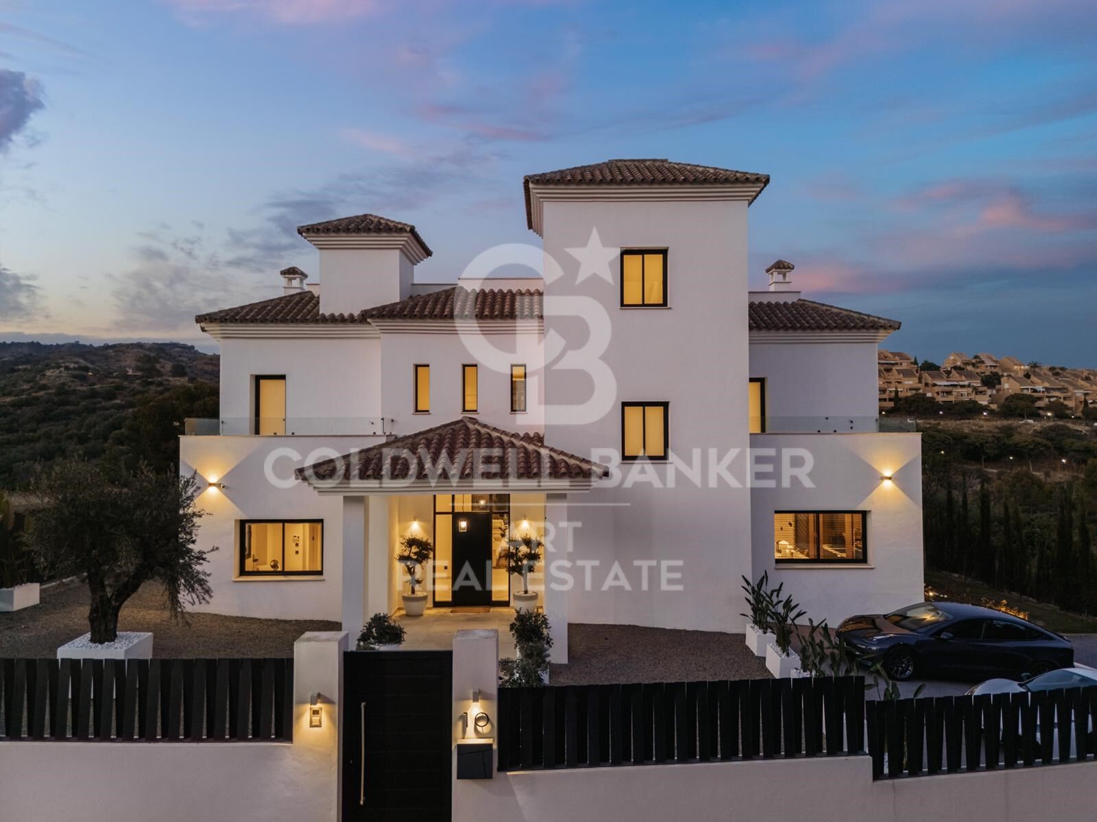 Contemporary grontline golf villa in Elviria's Santa Maria Golf, Marbella