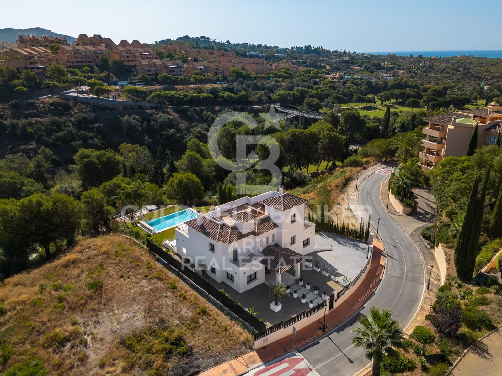 Contemporary grontline golf villa in Elviria's Santa Maria Golf, Marbella