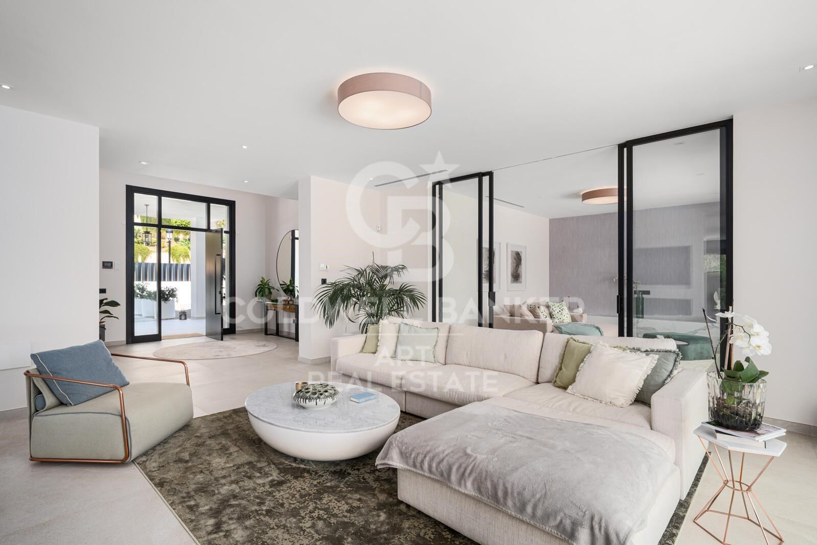 Contemporary grontline golf villa in Elviria's Santa Maria Golf, Marbella