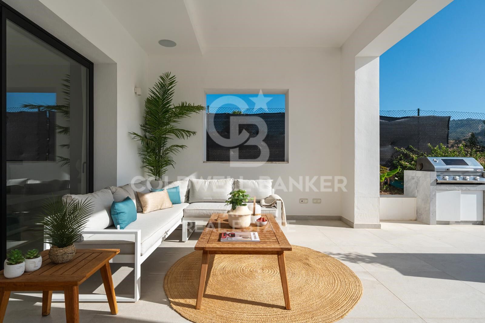 Contemporary grontline golf villa in Elviria's Santa Maria Golf, Marbella