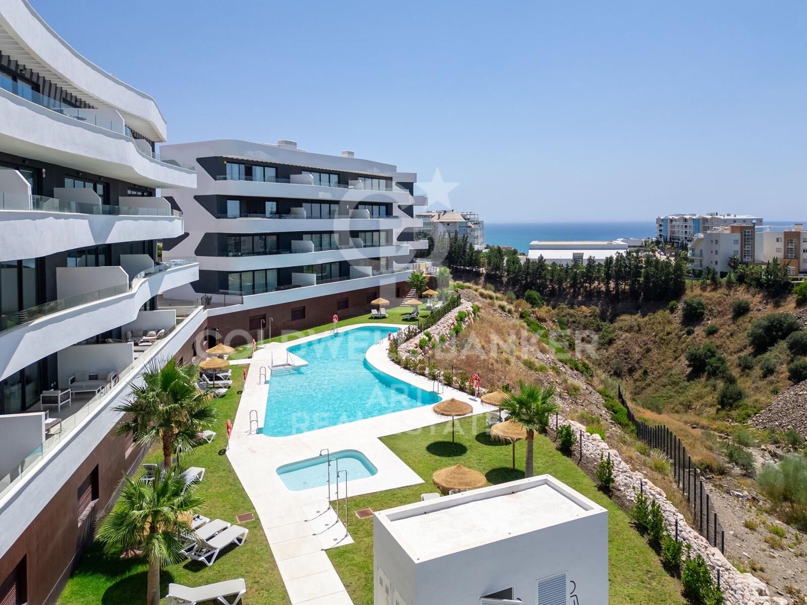 Moderno apartamento en planta baja en El Higuerón West, Fuengirola